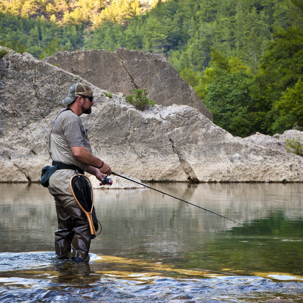 Expert angler that's big game fishing.