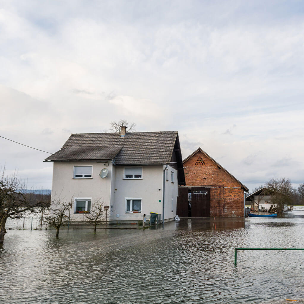 How to Prepare for a Flood: Emergency Flood Checklist