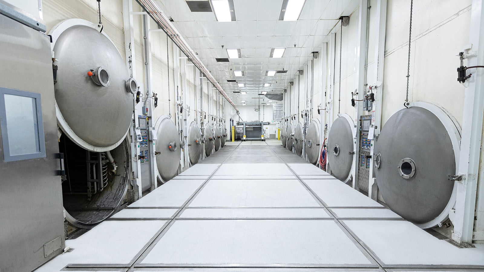 Freeze-drying chambers
